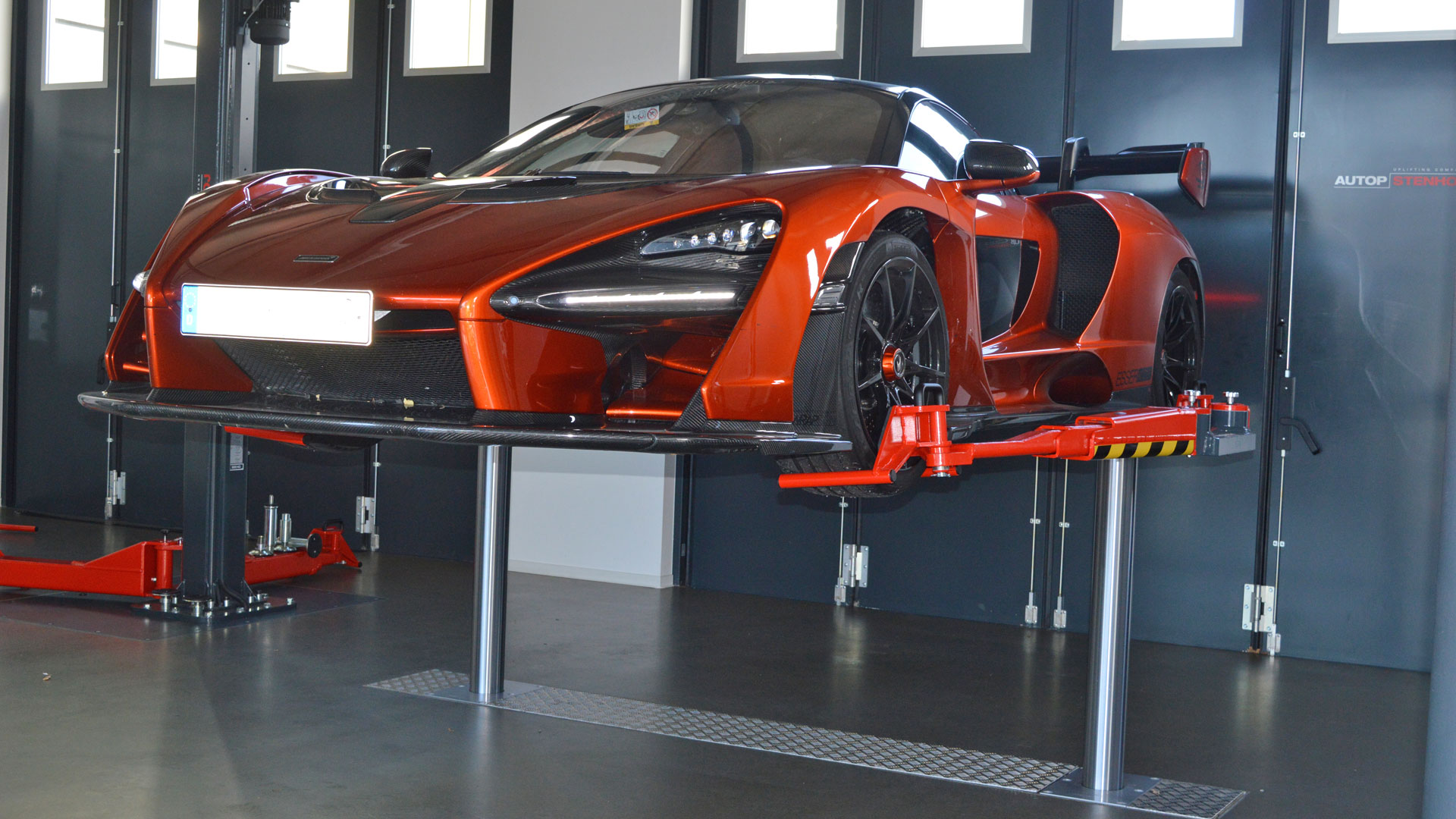 L_Masterlift 235 Saa McLaren