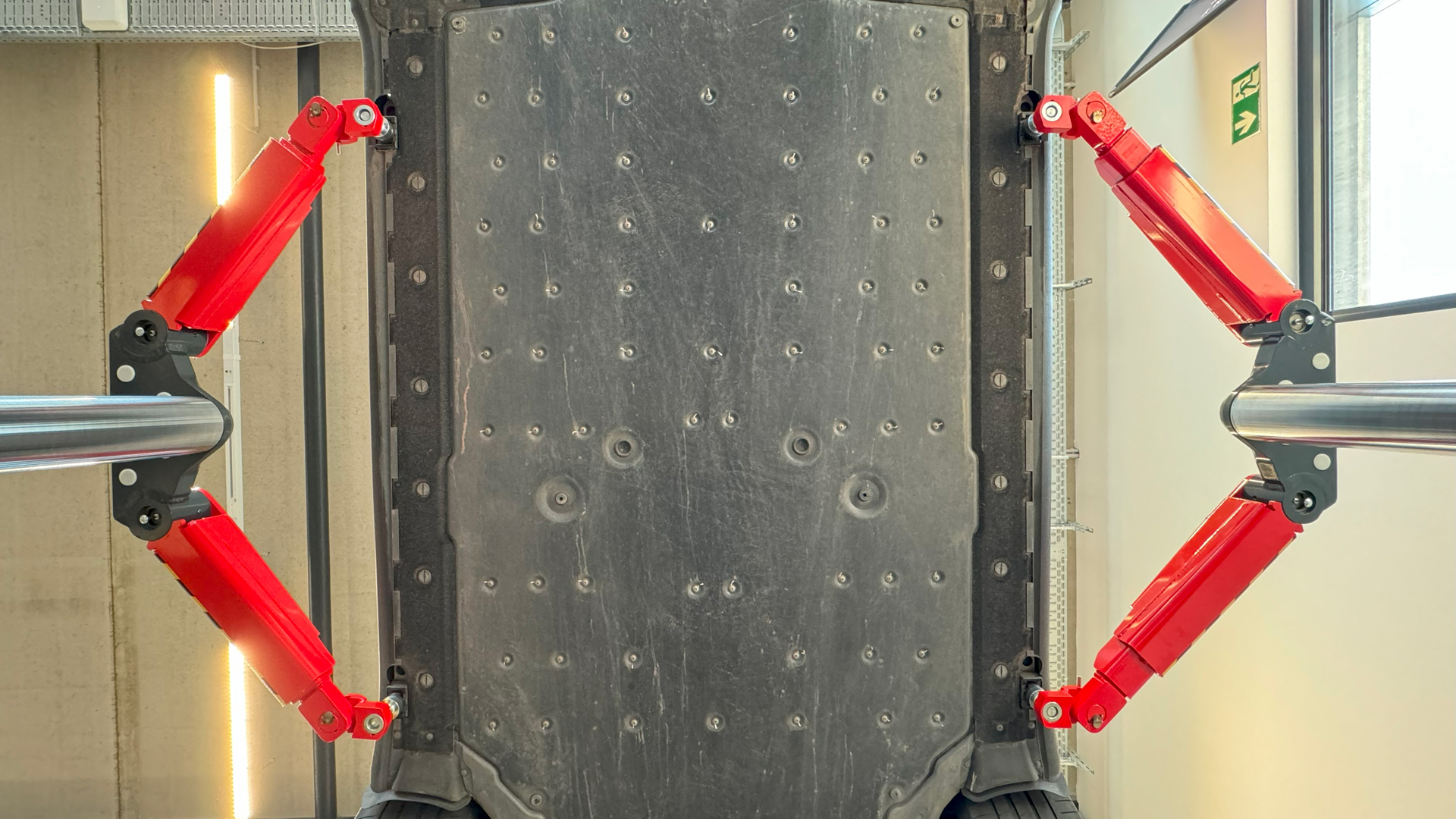 Masterlift 2.35 NxT Saa Taycan