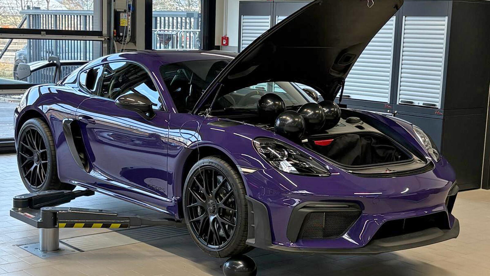 Porsche Destination, Kassel, Deutschland