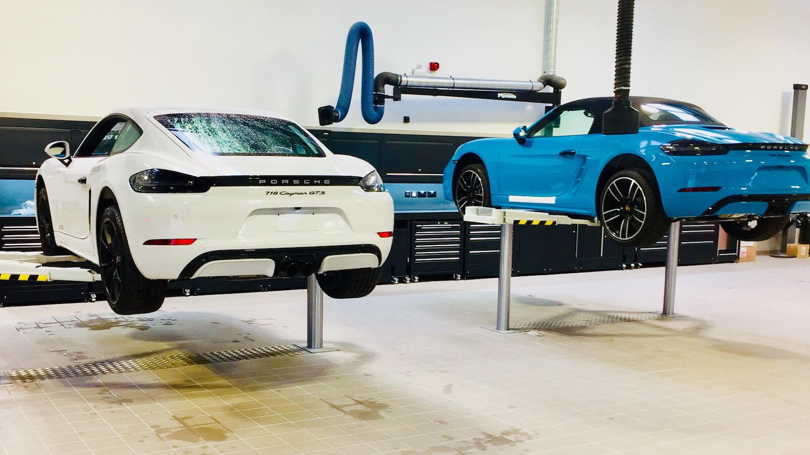 Porsche Centre, Perth - UK