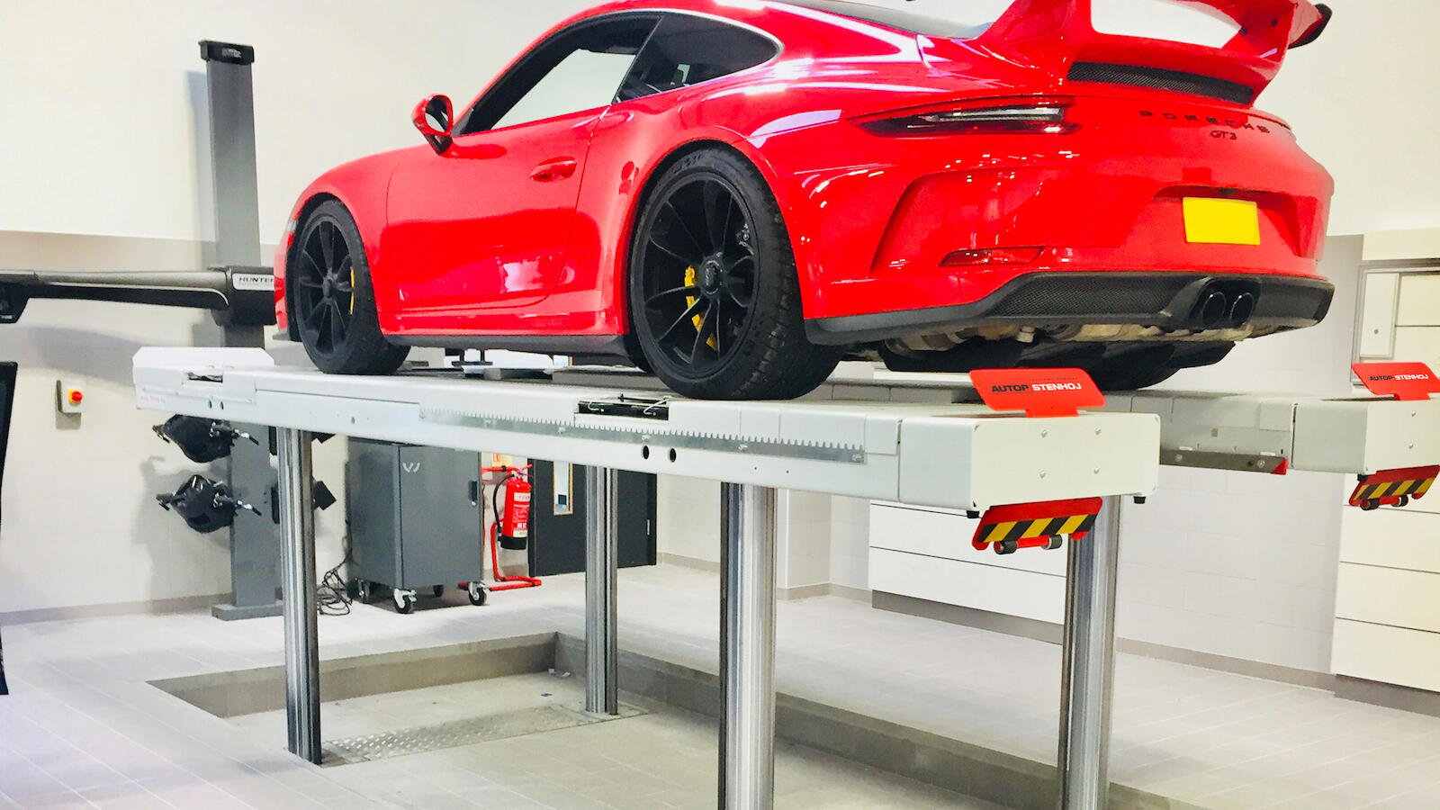 Porsche Centre, Perth - UK