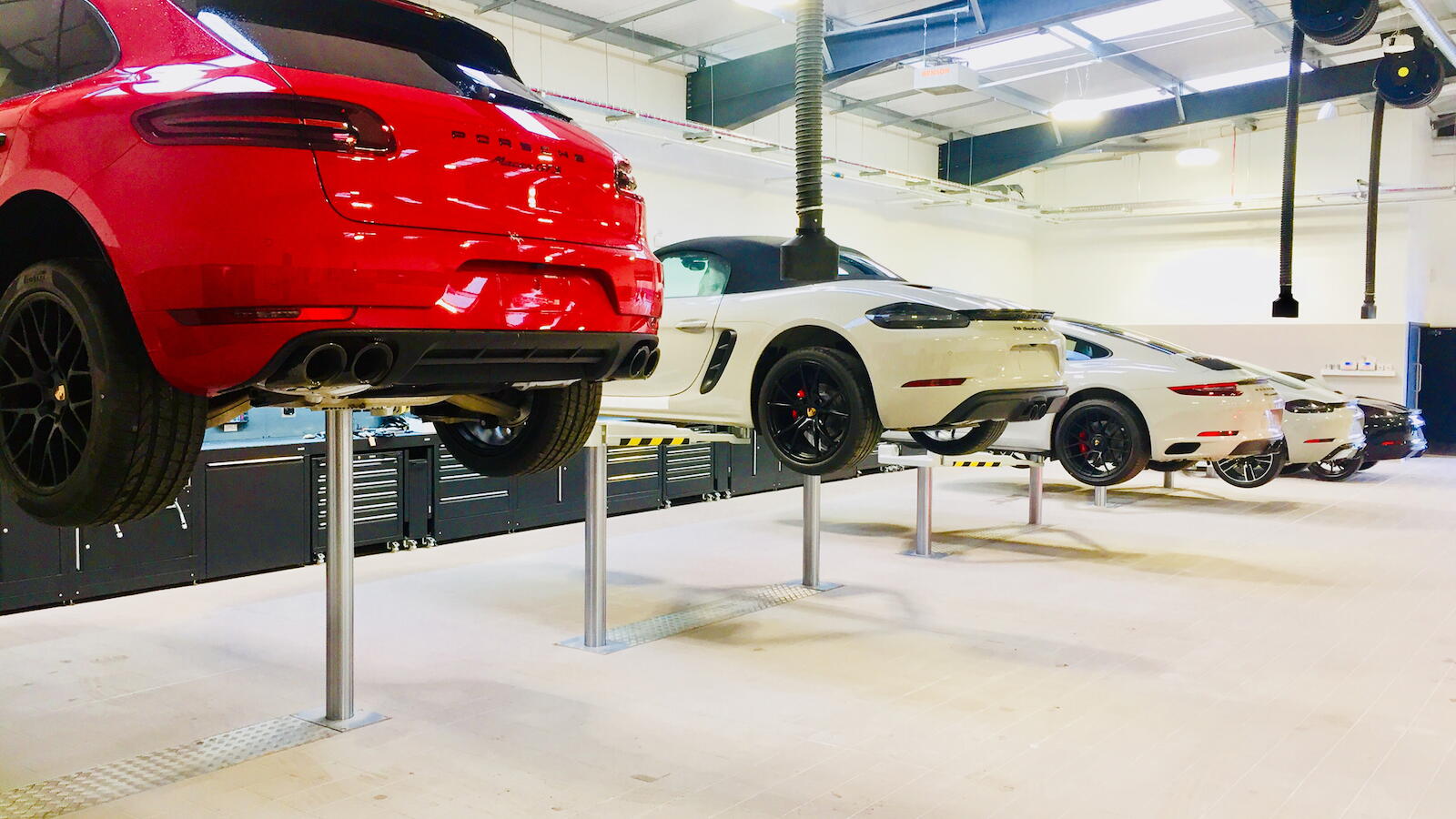 Porsche Centre, Perth - UK